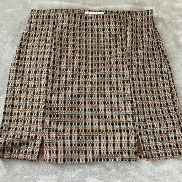 Pattern Fitted Skirt - Picture 3 of 5